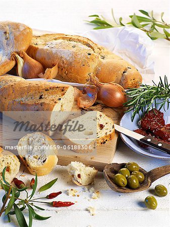 Bread with dried tomatoes