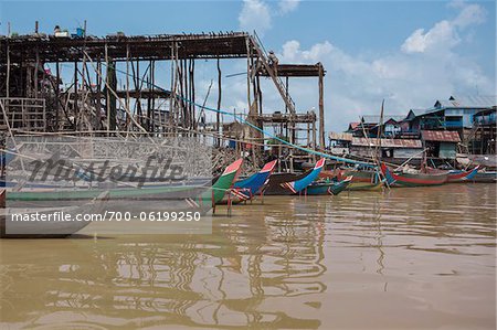 Floating Village et des bateaux de pêche traditionnels, Cambodge