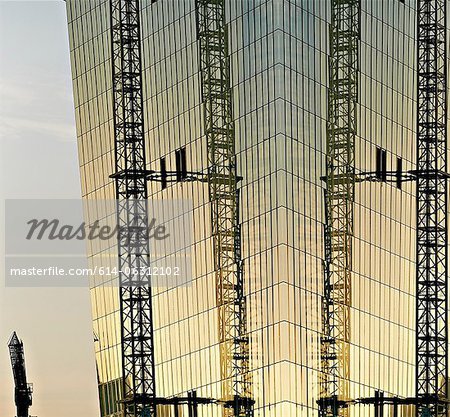 Construction de la nouvelle banque monétaire européen au coucher du soleil, Francfort-sur-le-main, Hesse, Allemagne