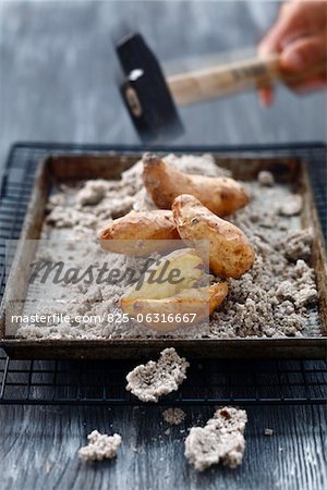 Baked potatoes in salt crust