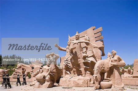 Statue von Huo Qubing und West-Han-Armee in Jiuquan Park, Jiuquan, Provinz Gansu, China