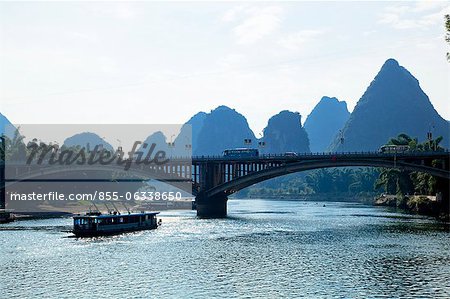Rivière Li (Lijiang) et pinacles, Yangshuo, Guilin, Chine