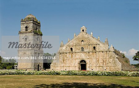 Paoay Church dating from 1710, classic example of earthquake Barocco with strong butresses, UNESCO World Heritage Site, Ilocos Norte, Philippines, Southeast Asia, Asia