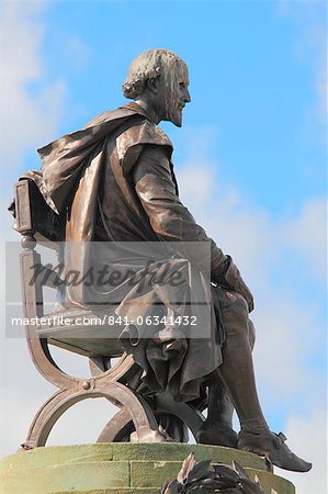 Shakespeare-Statue, Gower-Denkmal, Stratford-upon-Avon, Warwickshire, England, Vereinigtes Königreich, Europa
