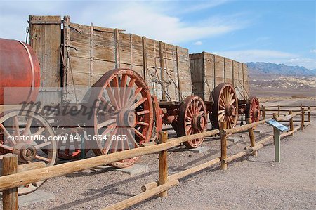 Vieilles charrettes, Harmony Borax Works, Death Valley, Californie, États-Unis d'Amérique, l'Amérique du Nord Vieilles charrettes, Harmony Borax Works, Death Valley, Californie, États-Unis d'Amérique, l'Amérique du Nord