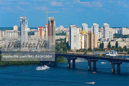 View towards Patona Bridge and Berezniaky over the Dnipro River, Kiev, Ukraine, Europe