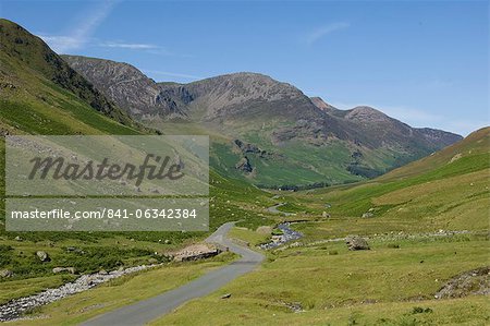 Grande Stile de l'Honister Pass Road, Parc National de Lake District, Cumbria, Angleterre, Royaume-Uni, Europe