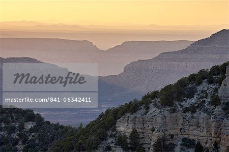 Coucher de soleil à Locust Point, North Rim, Grand Canyon National Park, l'UNESCO World Heritage Site, Arizona, États-Unis d'Amérique, Amérique du Nord