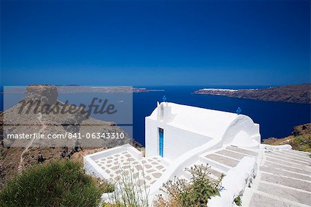 Église à Imerovigli, Santorin, Cyclades, îles grecques, Grèce, Europe Église à Imerovigli, Santorin, Cyclades, îles grecques, Grèce, Europe