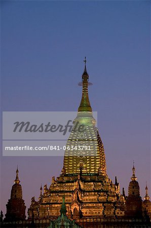 Ananda Pahto bei Sonnenuntergang, Bagan (Pagan), Myanmar (Birma), Asien