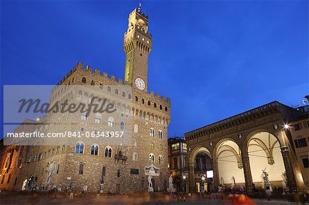 Piazza della Signoria and Palazzo Vecchio at dusk, Florence, UNESCO World Heritage Site, Tuscany, Italy, Europe