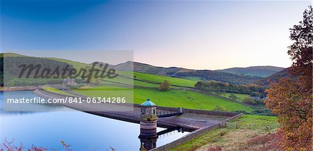 Kinder réservoir (réservoir Hayfield), Parc National de Peak District, Derbyshire, Angleterre