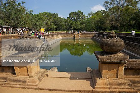 Kuttam Pokuna (Twin-Teiche), Anuradhapura, UNESCO Weltkulturerbe, nördlichen Zentralprovinz in Sri Lanka, Asien
