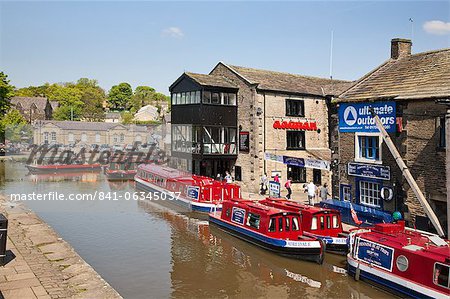 Narrowboats at Skipton Canal Basin, Skipton, North Yorkshire, Yorkshire, England, United Kingdom, Europe