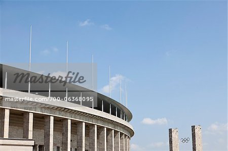 Stade olympique et le ciel bleu, Berlin, Allemagne