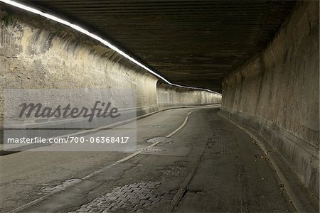 Tunnel de Matena à nuit, Duisbourg, bassin de la Ruhr, Rhénanie du Nord-Westphalie, Allemagne