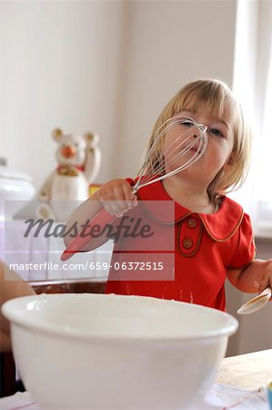 Jeune fille jouant avec le fouet