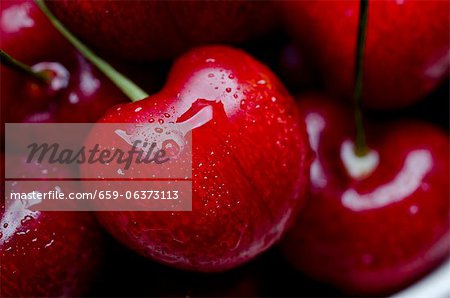 Gros plan de cerises rouges Gros plan de cerises rouges