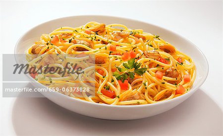 Spaghetti Vongole e Pomodorini (Pasta mit Venusmuscheln)