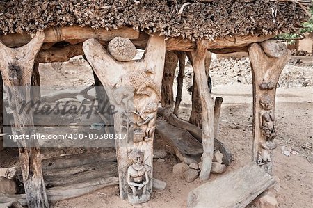 Toguna is a building where men discuss affairs and take important decisions in the toguna. It is a low building in which one cannot stand upright. This helps avoiding violence when discussions get heated.