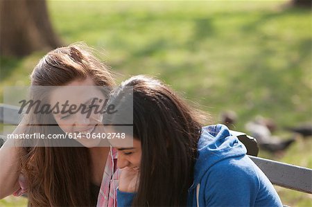 Amis dans un parc