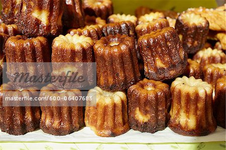 Gros plan des pâtisseries canelé, Bordeaux, Gironde, Aquitaine, France