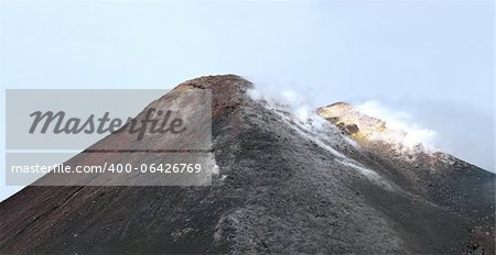 Gros plan sur les principaux cratères de l'Etna
