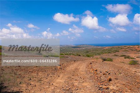 Chemin de terre au relief accidenté, le Parc National Arikok, Aruba, petites Antilles, Caraïbes