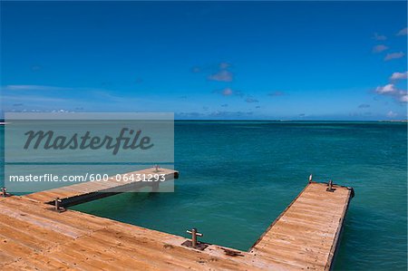 Dock et océan, Rodgers Beach, Aruba, petites Antilles, des Caraïbes Dock et océan, Rodgers Beach, Aruba, petites Antilles, des Caraïbes