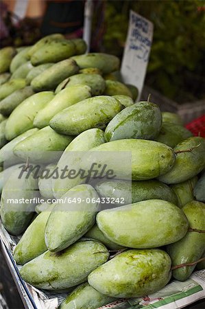Mangue verte pour la vente au marché Mangue verte pour la vente au marché