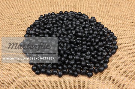 Black soybeans on hemp cloth