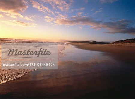 Coucher de soleil sur la plage Sedgefield, Buffels Bay Afrique du Sud