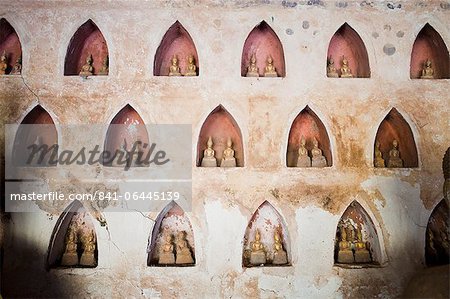 Paires de petites statues de Bouddha au Wat Si Saket, le plus célèbre temple à Vientiane, au Laos, Indochine, Asie du sud-est, Asie