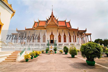 Silver Pagoda, (Temple of the Emerald Buddha) at The Royal Palace, Phnom Penh, Cambodia, Indochina, Southeast Asia, Asia