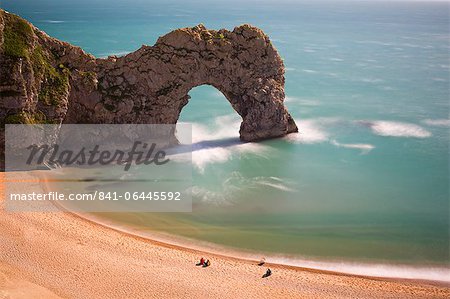 Durdle Door, a natural stone arch in the sea, Lulworth, Isle of Purbeck, Jurassic Coast, UNESCO World Heritage Site, Dorset, England, United Kingdom, Europe