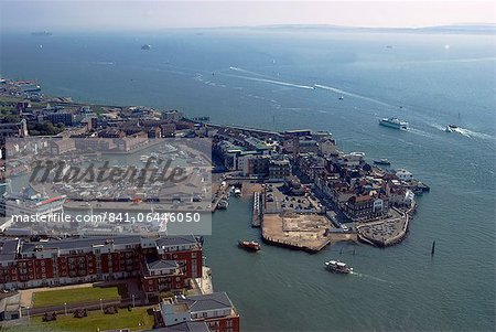 Anzeigen der alten Portsmouth aus Spinnaker Tower, Portsmouth, Hampshire, England, Vereinigtes Königreich, Europa