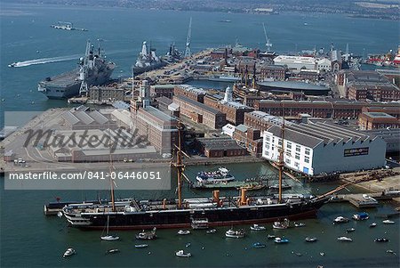 Ansicht der historischen Docks aus Spinnaker Tower, Portsmouth, Hampshire, England, Vereinigtes Königreich, Europa