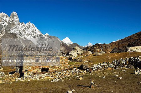 Cabane à Kharka, Bhote Koshi Nadi, Parc National de Sagarmatha, patrimoine mondial de l'UNESCO, le District de Solukhumbu, Sagarmatha, région de l'est (Purwanchal), Népal, Himalaya, Asie