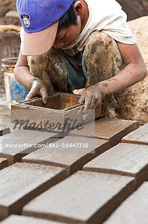 Usine de briques et de tuiles argile en dehors de l'Amérique centrale Antigua, Guatemala,