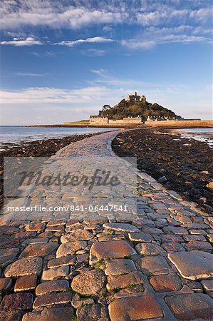 Causeway over to St. Michaels Mount at low tide, Marazion, Cornwall, England, United Kingdom, Europe