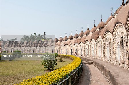 Außenring 108 Shiva-Tempel, gebaut in zwei konzentrischen Kreisen von Maharaja Teja Chandra Bahadur 1809 Kalna, West Bengal, Indien, Asien