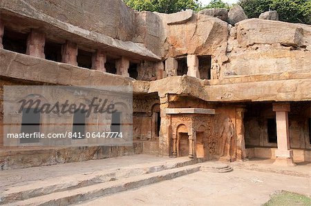 Ranigumpha, grottes cave numéro 1 de Udayagiri, richement sculpté, autrefois utilisée comme la rencontre des moines de Jain, Bhubaneswar, Orissa, Inde, Asie