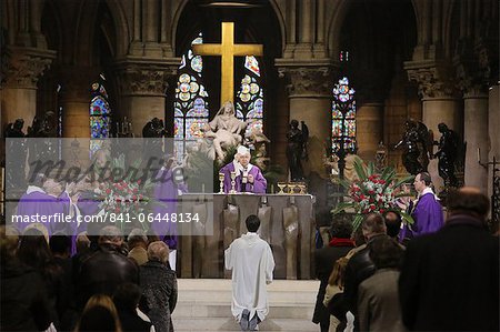 Paris archbishop Andre Vingt-Trois saying Mass at Notre Dame Cathedral, Eucharist celebration, Paris, France, Europe