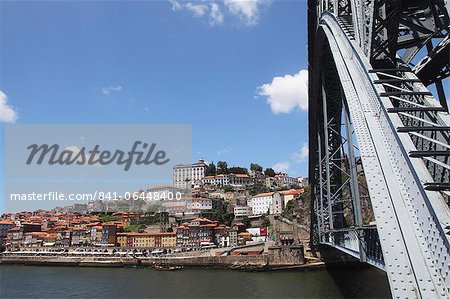 Le Dom Luís qu'i pont enjambe le fleuve Douro à la Ribeira District l'UNESCO Site du patrimoine mondial, Porto, Douro, Portugal, Europe