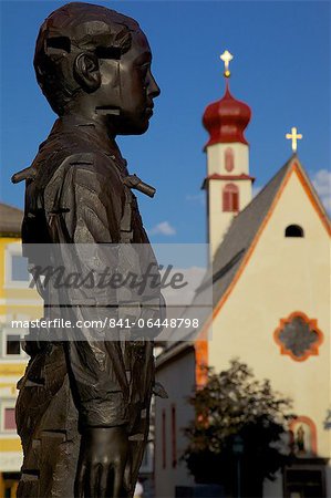 Street sculpture and Little Church, Ortisei, Gardena Valley, Bolzano Province, Trentino-Alto Adige/South Tyrol, Italian Dolomites, Italy, Europe