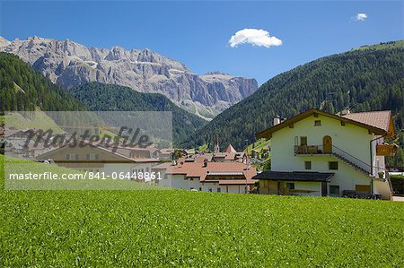 Blick über Stadt, Wolkenstein, Gröden, Provinz Bozen, Trentino-Alto Adige/Südtirol, Dolomiten, Italien, Europa