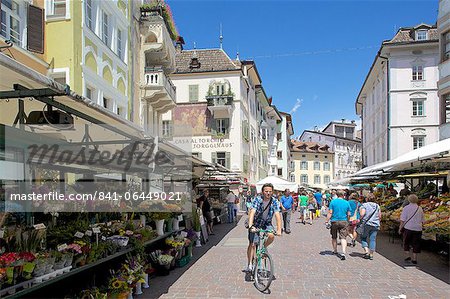 Marktstände, Piazza Erbe Markt, Bozen, Provinz Bozen, Trentino-Alto Adige, Italien, Europa