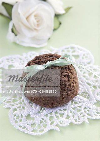 ""Brownie"" attachées avec un ruban et blanc roses ""Brownie"" attachées avec un ruban et blanc roses
