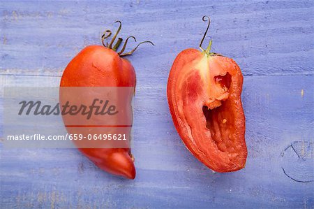 Halved Adenhorn tomatoes Halved Adenhorn tomatoes