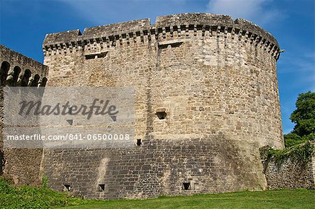 St. Catherine tower, city outer walls, fortified tower dating from the 13th century, Dinan, Brittany, France, Europe